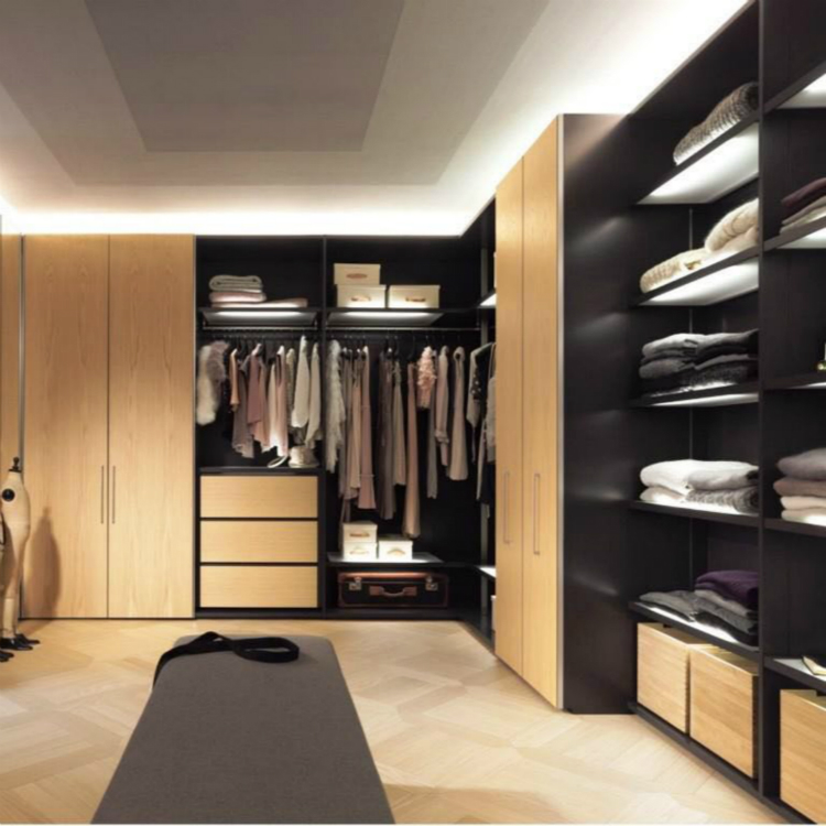 Customized Walk in Robe Closet With Doors