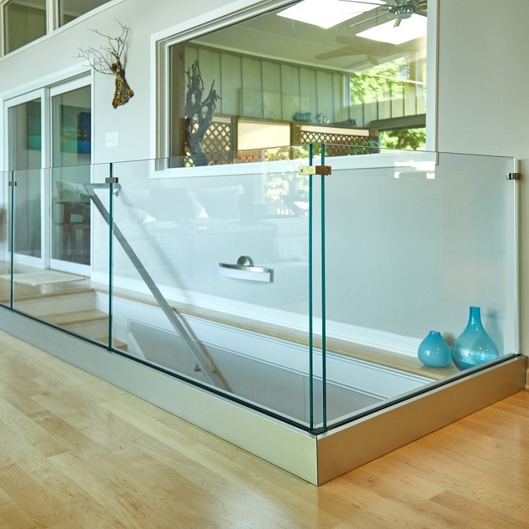 Frameless U Channel Fixing Glass Balustrade